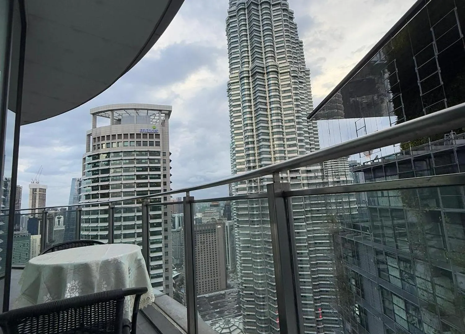 Luxury House Klcc View Romantic Candle Light Linked To Klcc Mall Kuala Lumpur